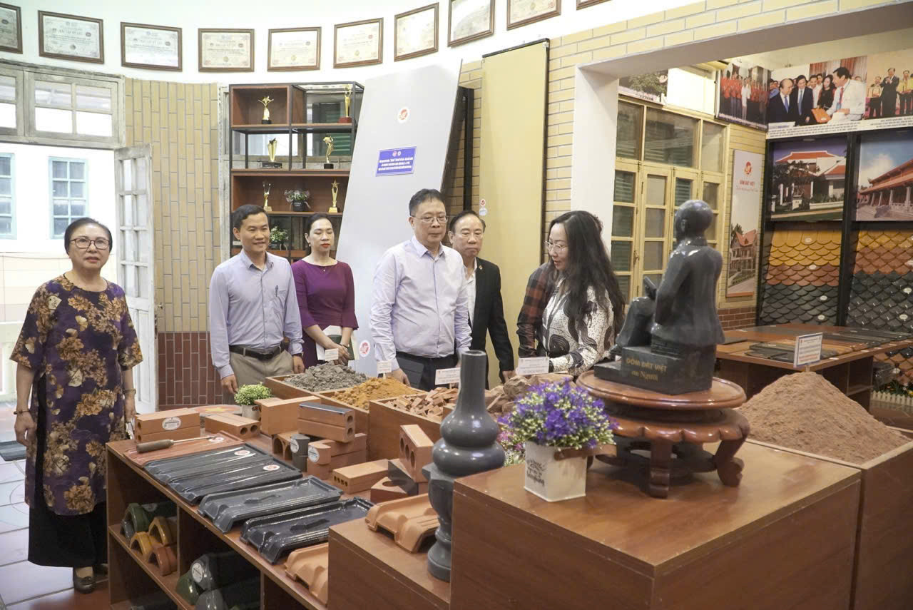 GS.VS. Châu Văn Minh, Đại biểu Quốc hội khóa XVI, Bí thư Đảng ủy Liên hiệp các Hội Khoa học và Kỹ thuật Việt Nam đến thăm và làm việc với Quỹ VIFOTEC